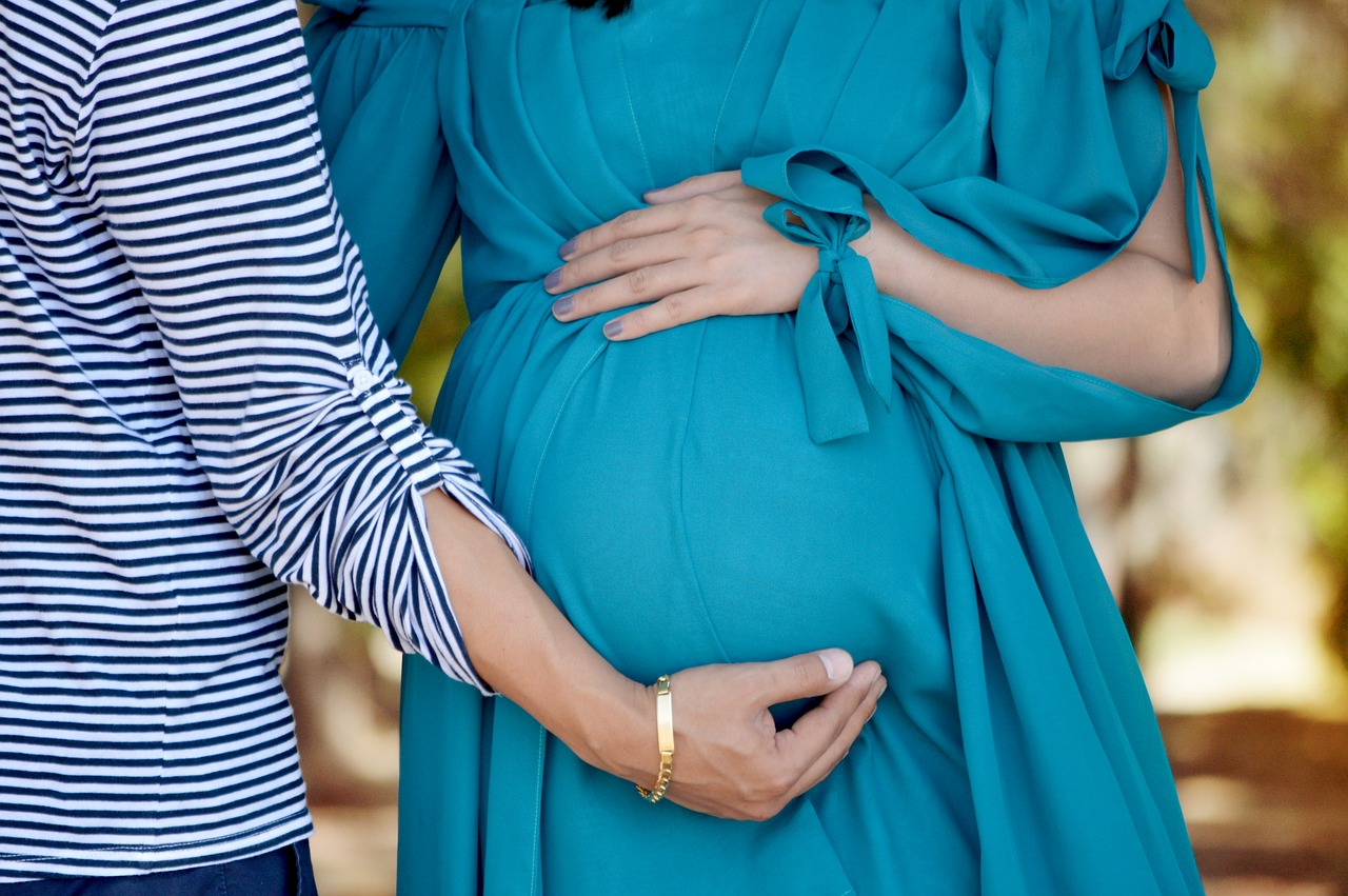 Ciąża latem – W co się ubrać?